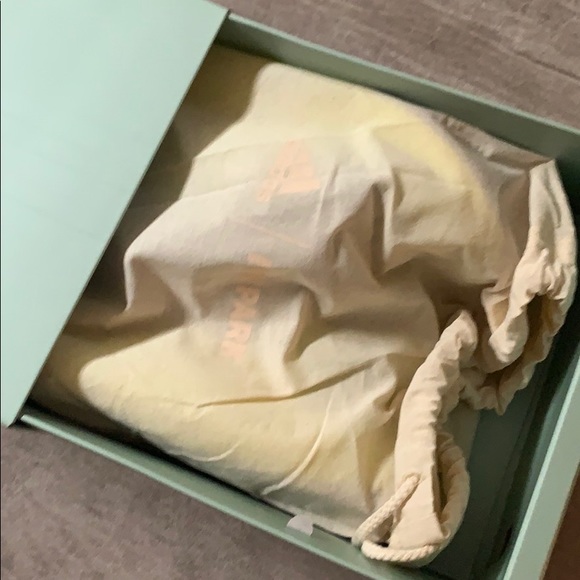 Sold! Hype IVY PARK Beyonce Boost - Picture 3 of 5